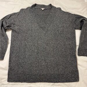 GAP Charcoal V-Neck Men's Sweater